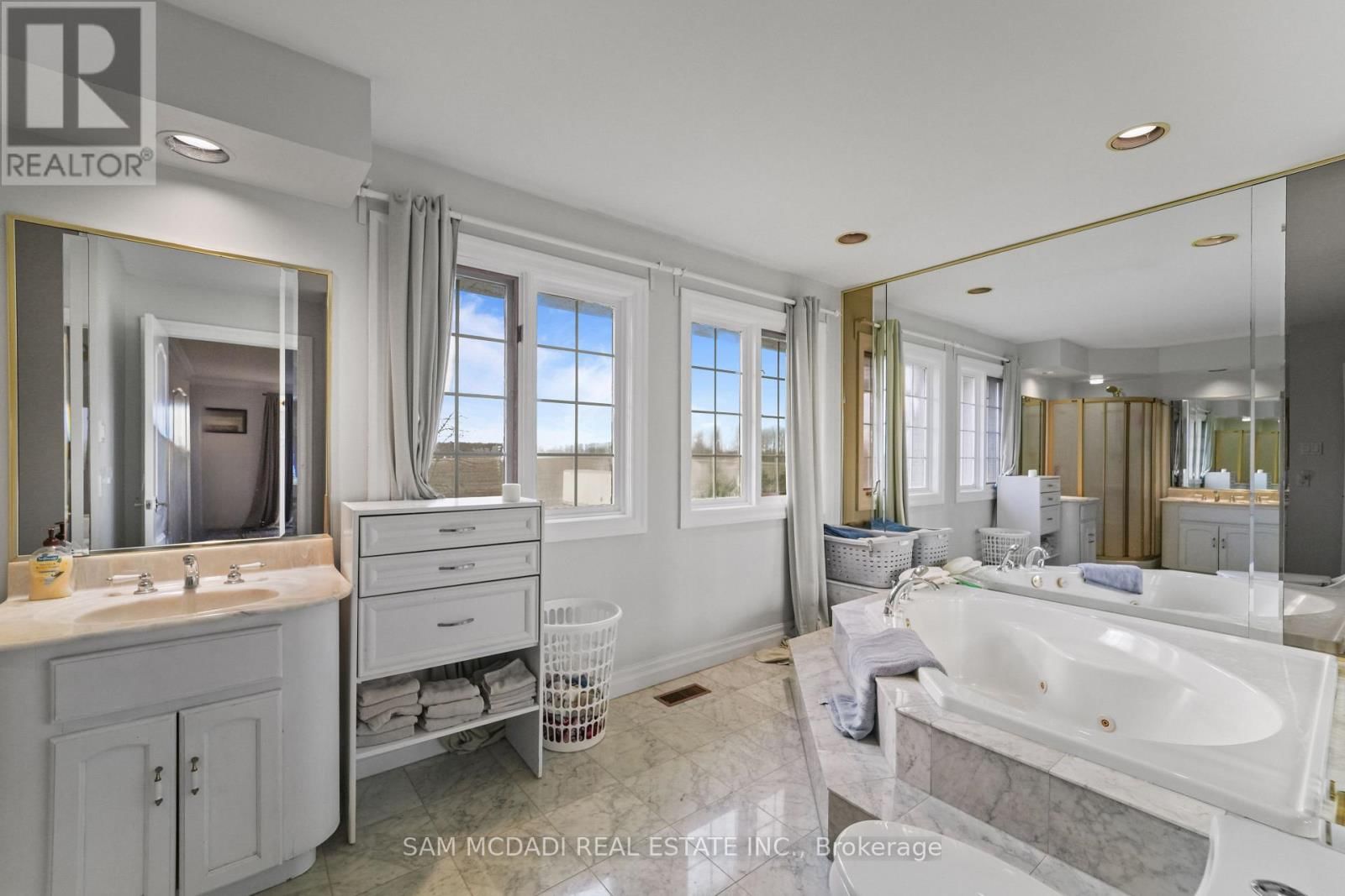 225 PARK ROAD SOUTH Image 27