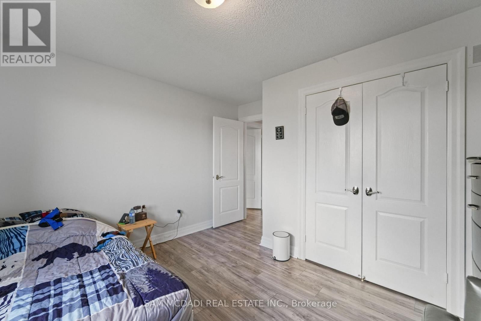 225 PARK ROAD SOUTH Image 31