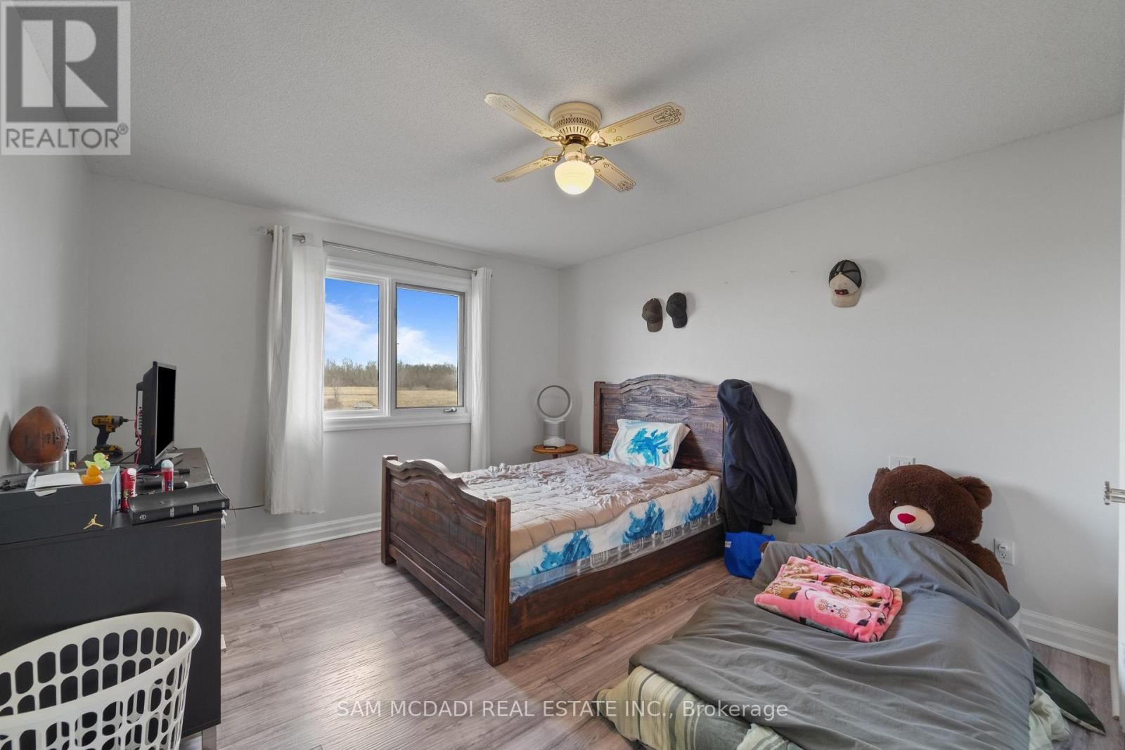 225 PARK ROAD SOUTH Image 32