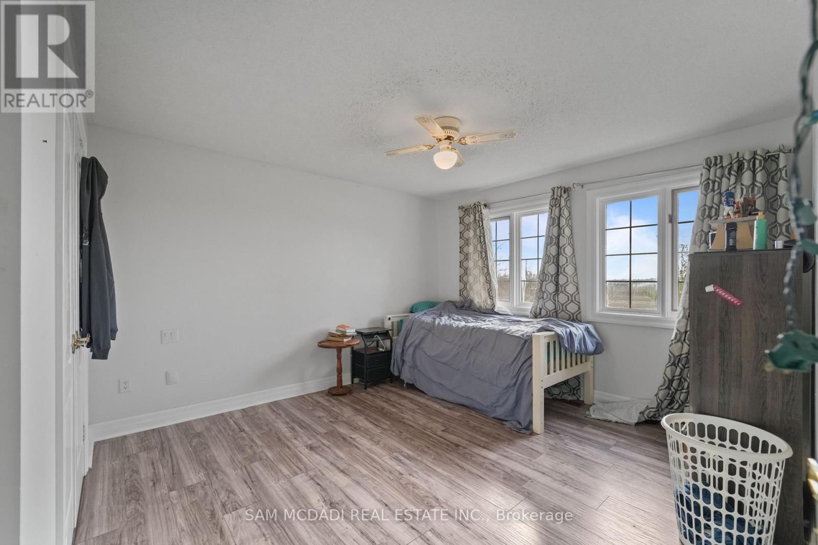 225 PARK ROAD SOUTH Image 34