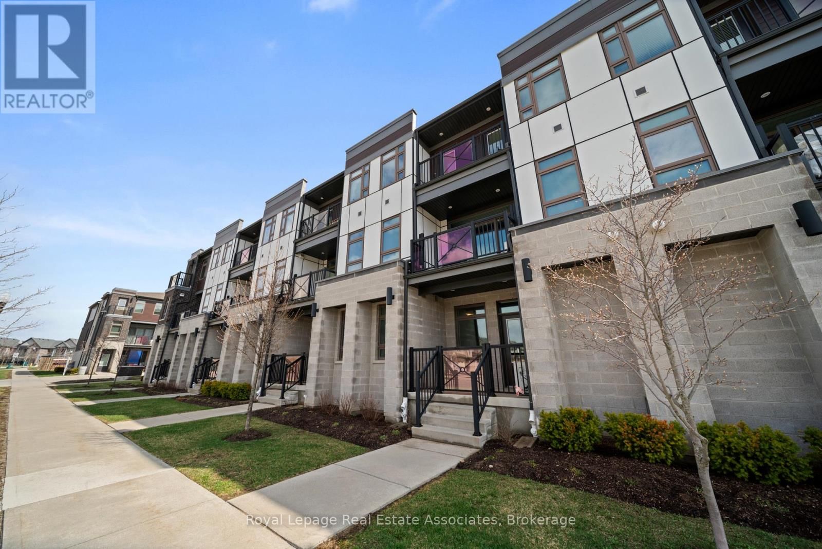 2G - 155 THOMAS SLEE DRIVE Image 1