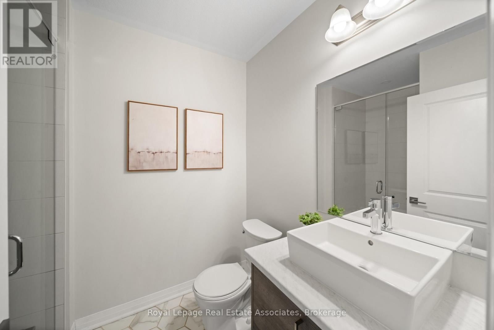 2G - 155 THOMAS SLEE DRIVE Image 10