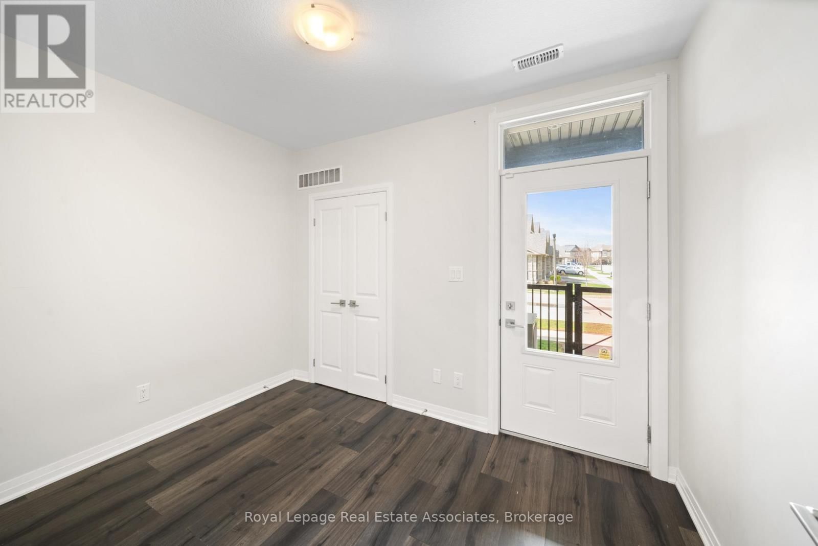 2G - 155 THOMAS SLEE DRIVE Image 11