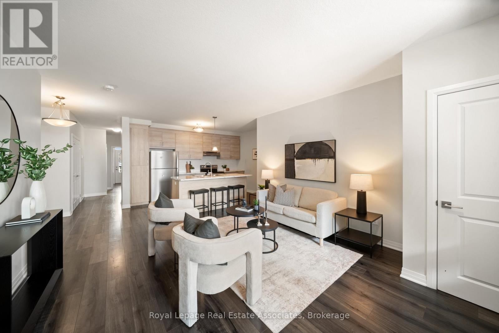 2G - 155 THOMAS SLEE DRIVE Image 3