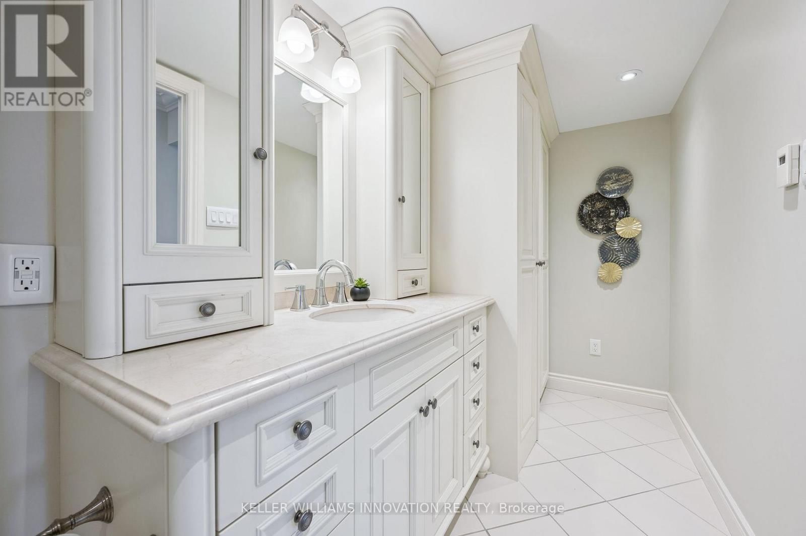 1010 - 265 WESTCOURT PLACE Image 20