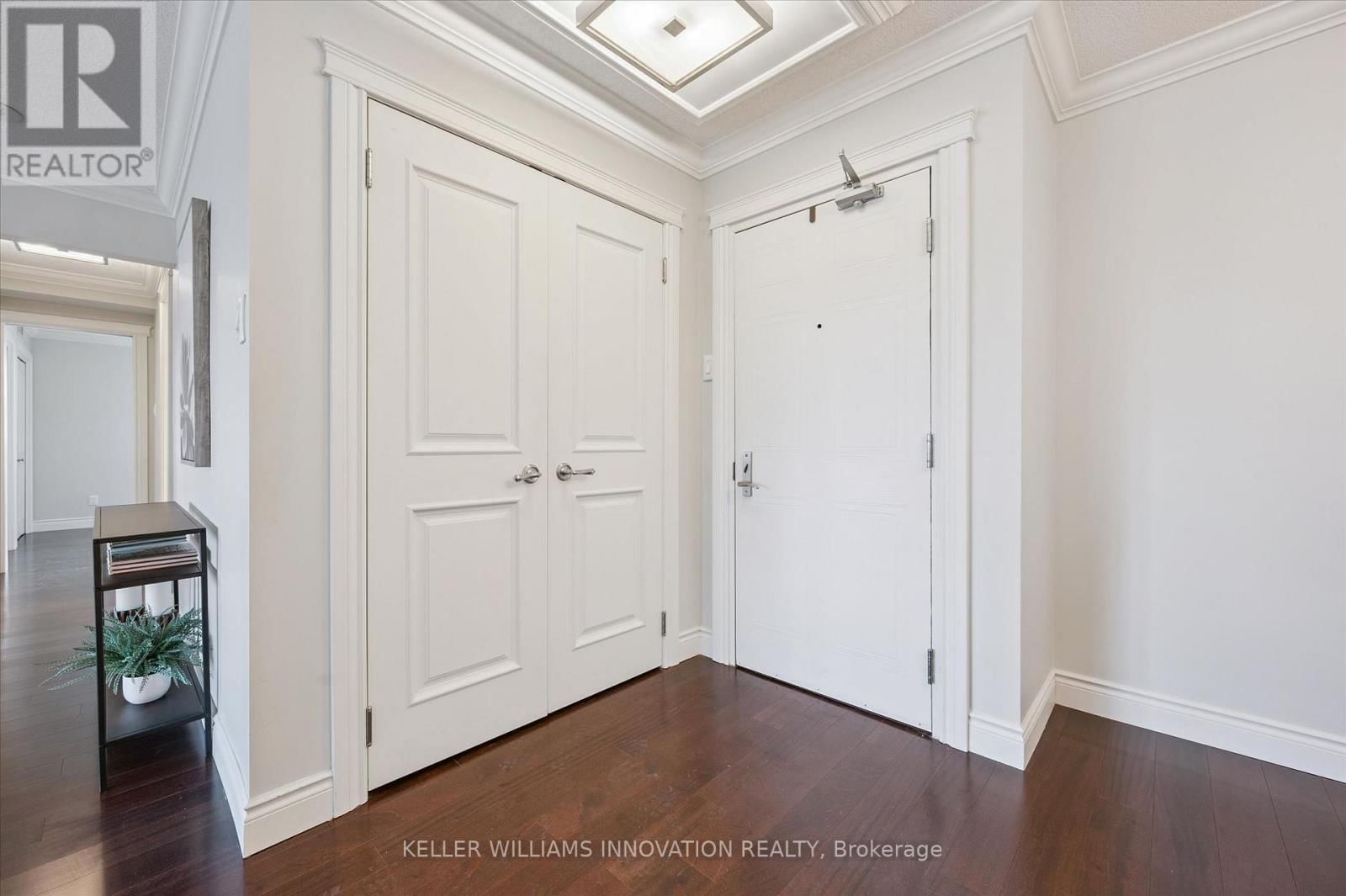 1010 - 265 WESTCOURT PLACE Image 4