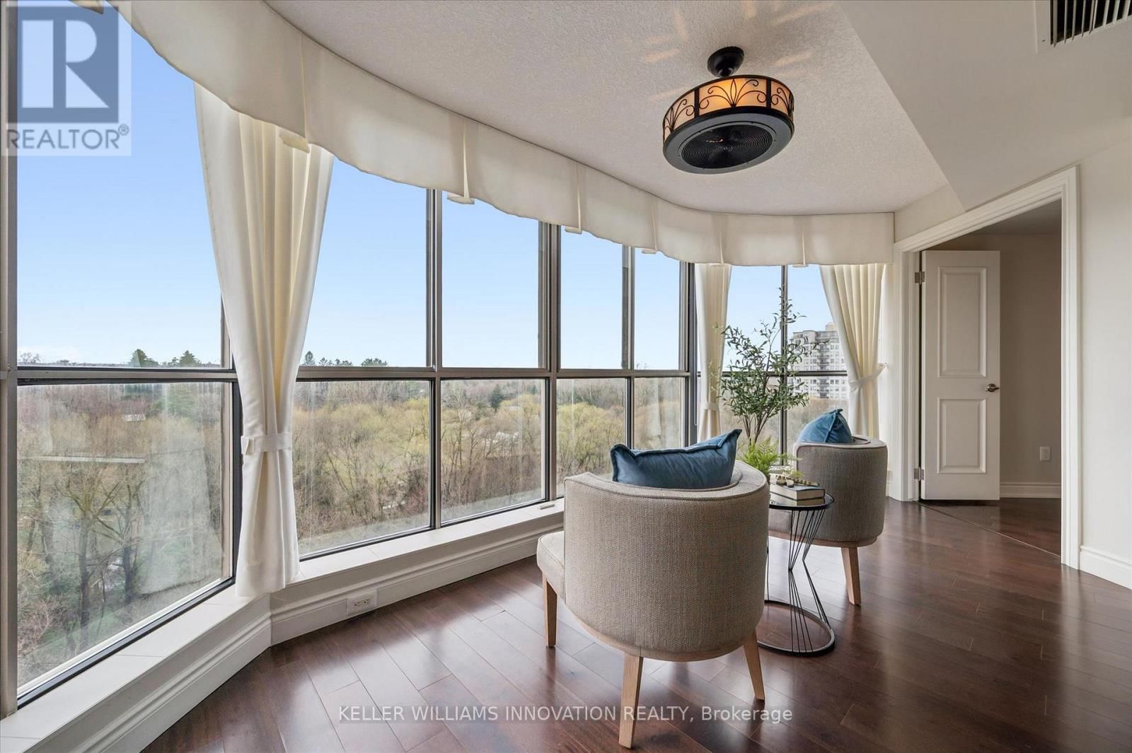 1010 - 265 WESTCOURT PLACE Image 7