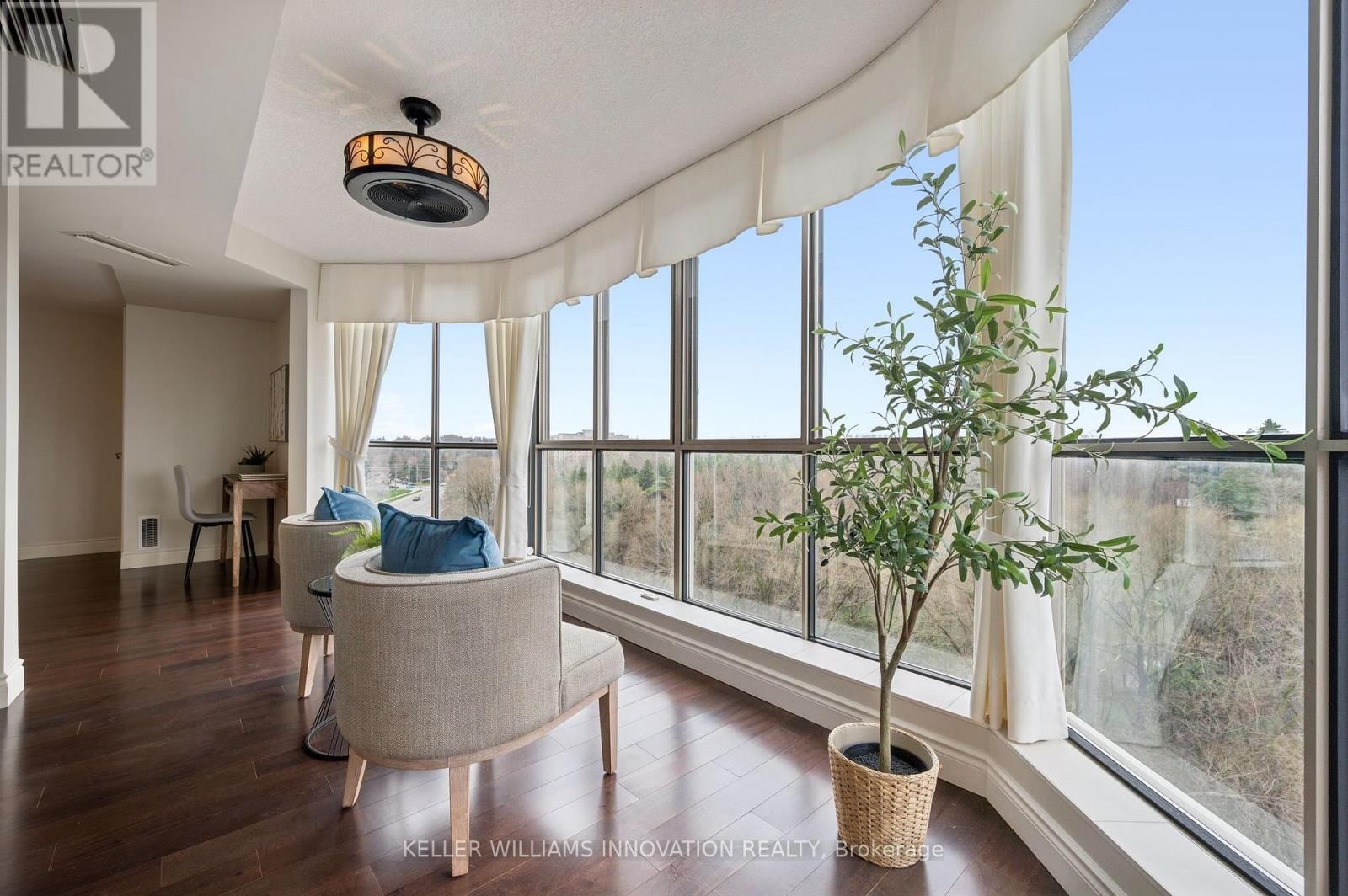 1010 - 265 WESTCOURT PLACE Image 8