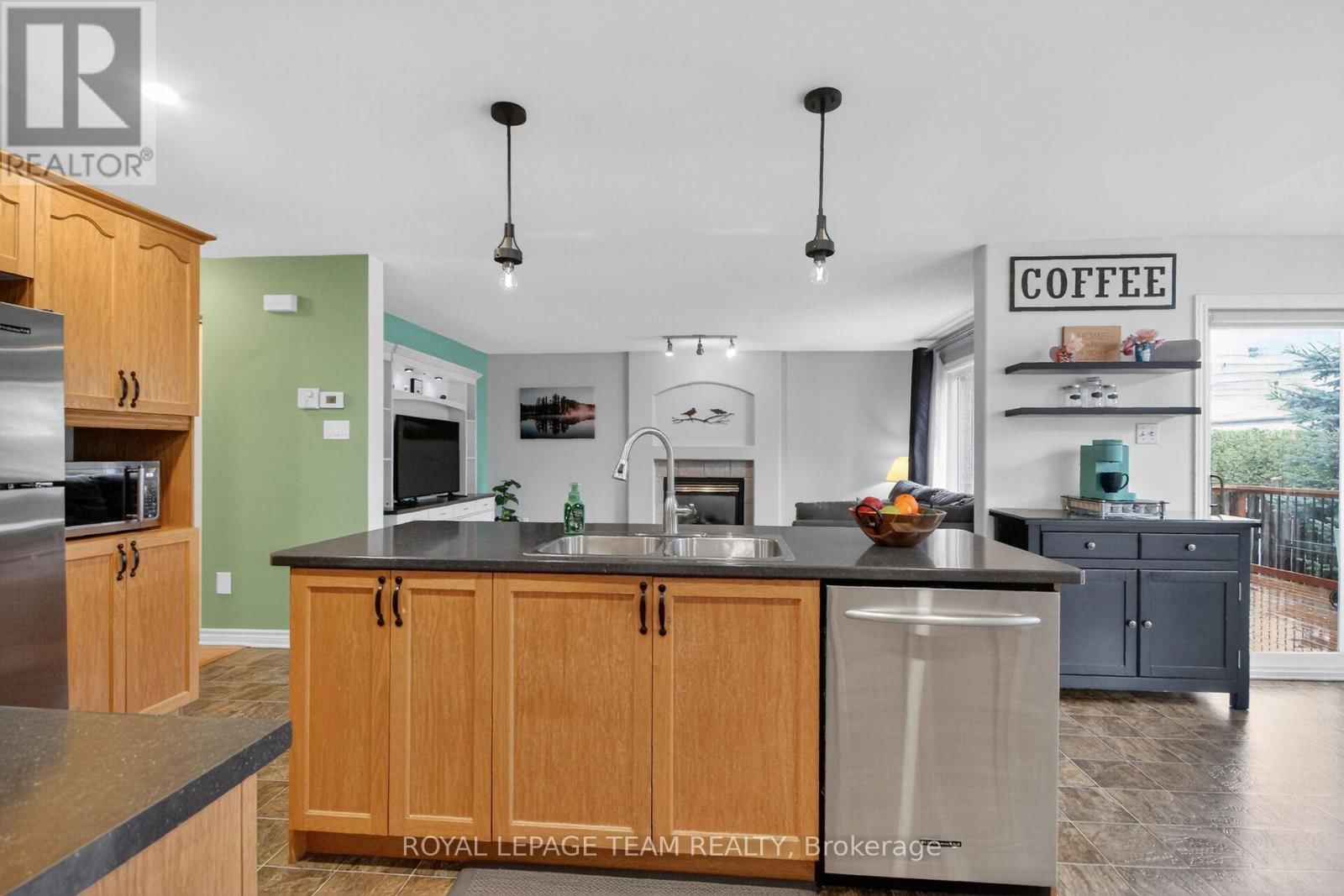 75 RENOIR DRIVE Image 12