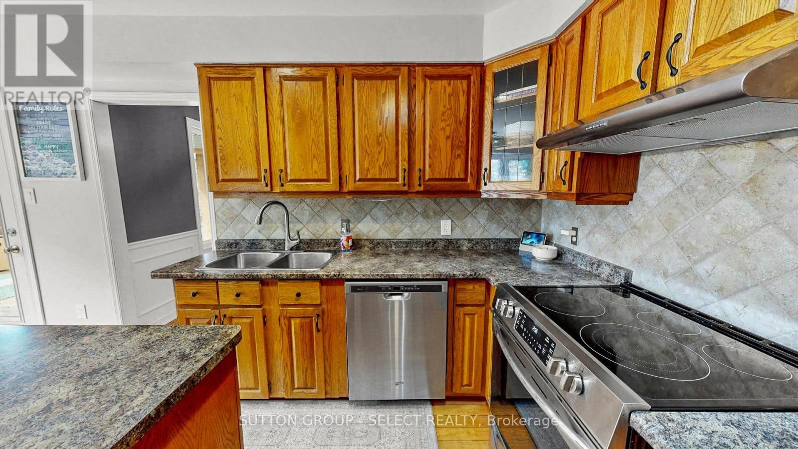 14 WHISPERWOOD CRESCENT Image 13