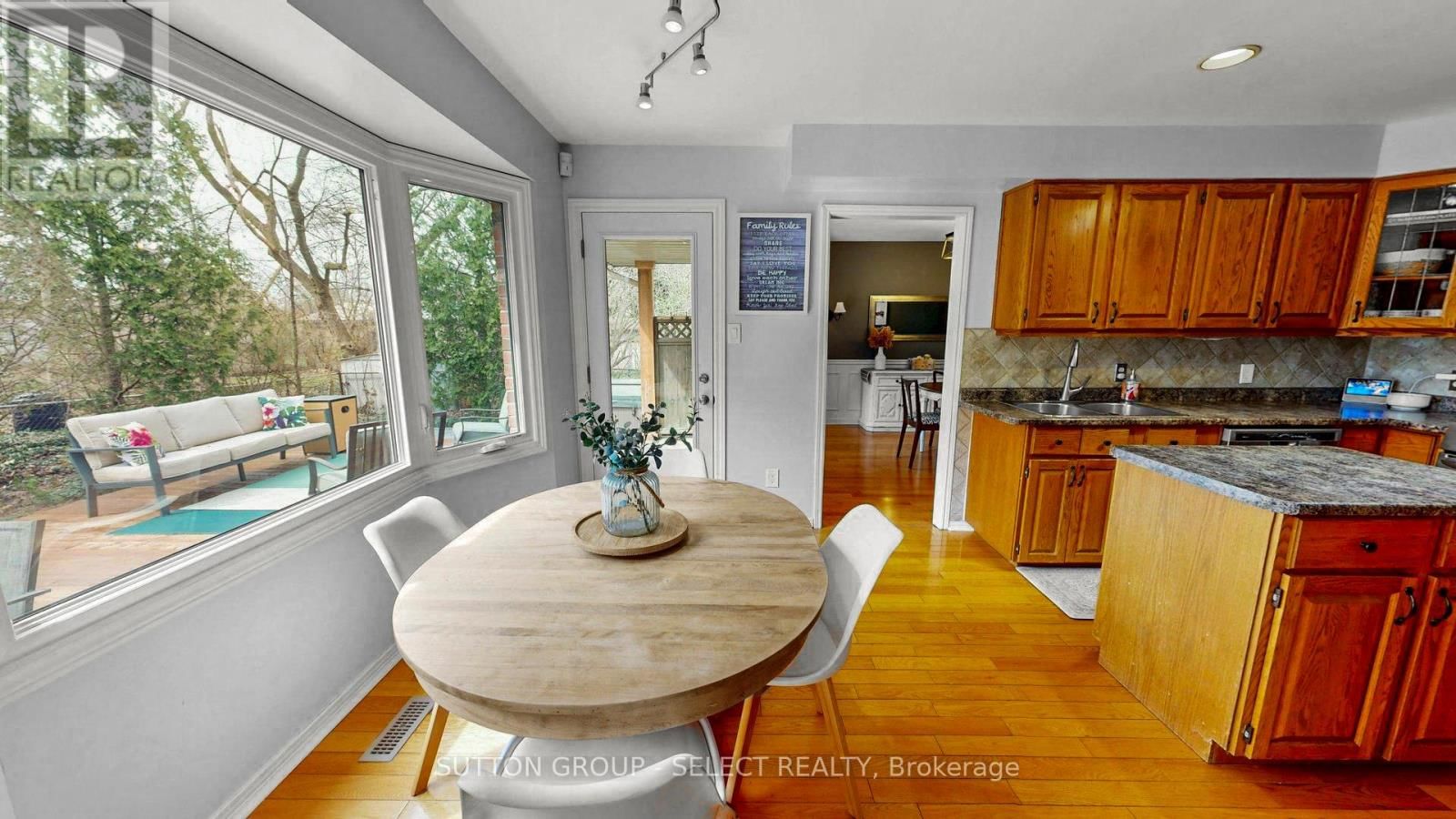 14 WHISPERWOOD CRESCENT Image 16