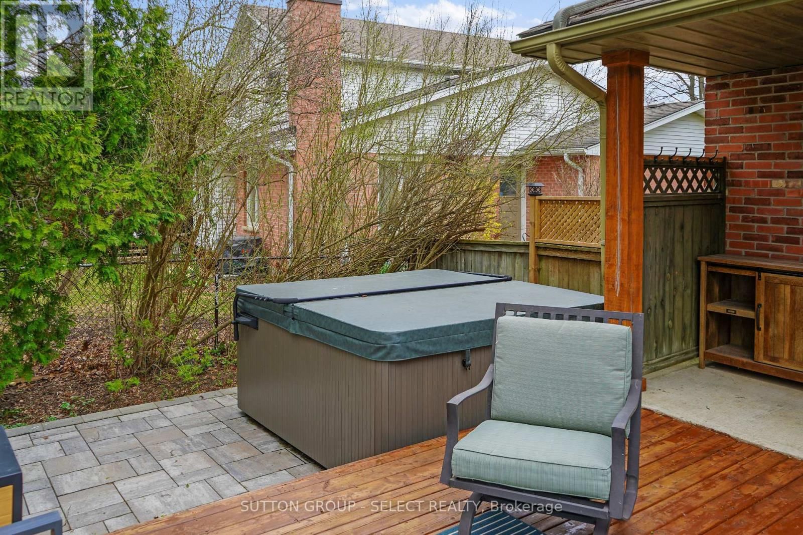 14 WHISPERWOOD CRESCENT Image 35