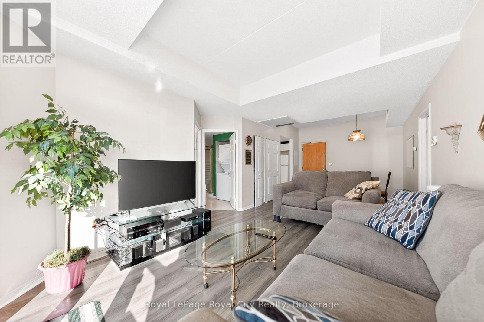 106 - 105 BAGOT STREET Image 18