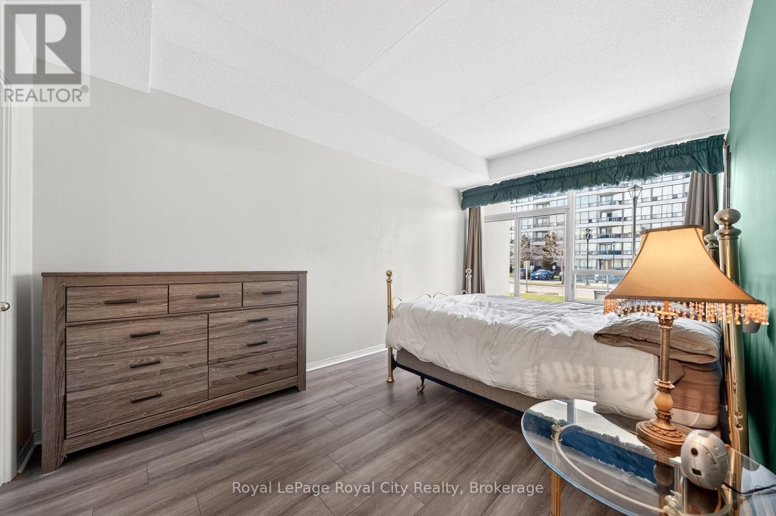 106 - 105 BAGOT STREET Image 20