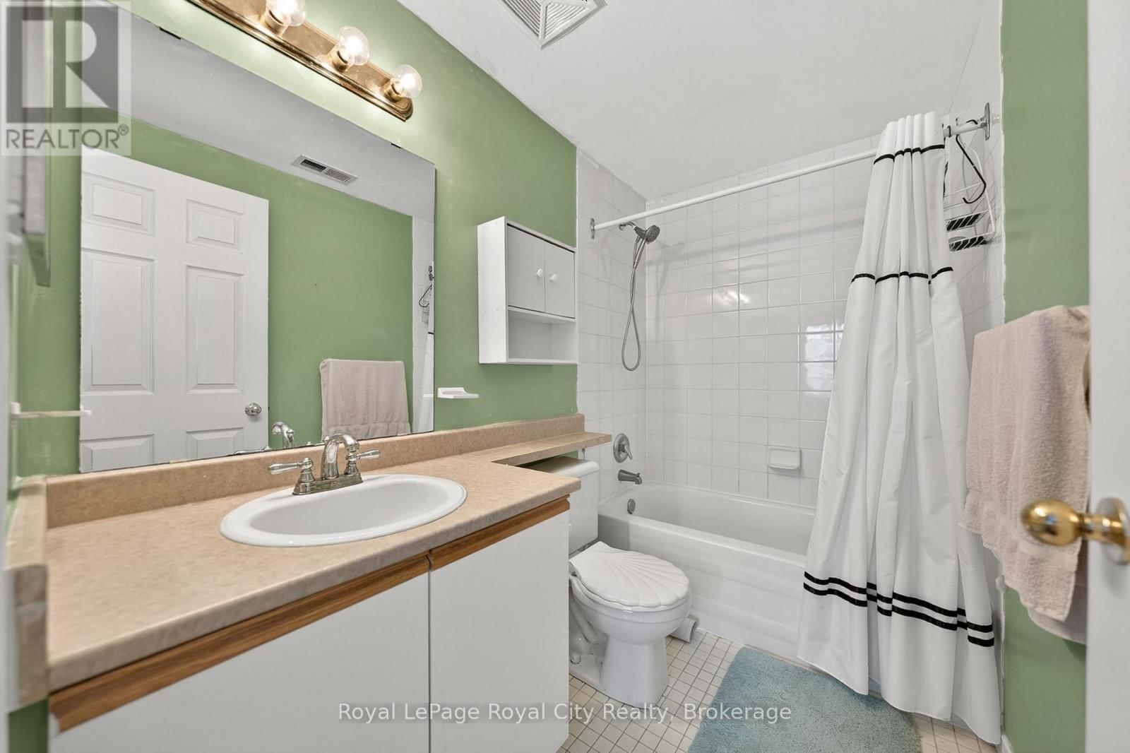 106 - 105 BAGOT STREET Image 22