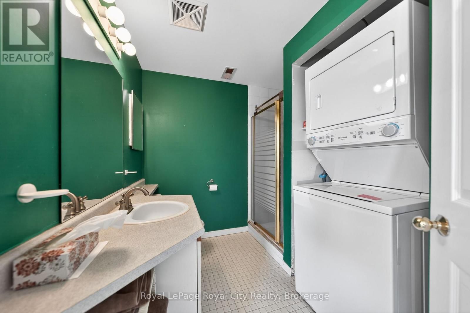 106 - 105 BAGOT STREET Image 24