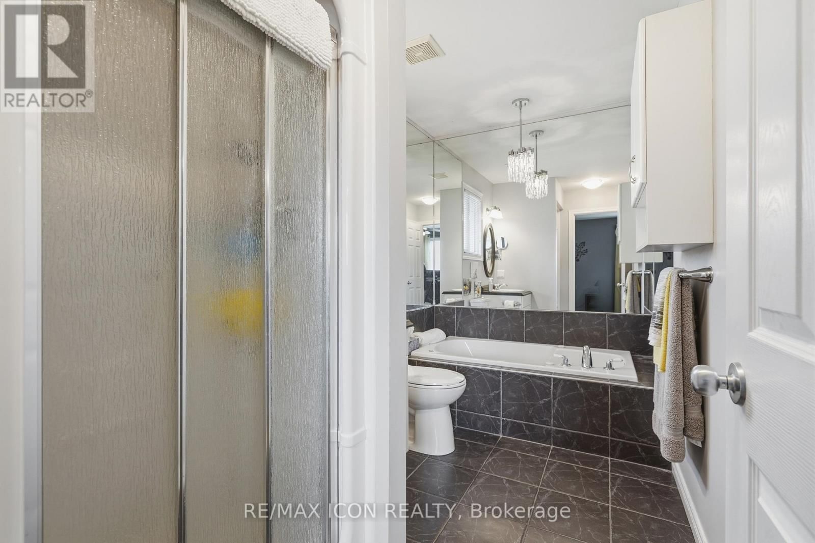 53 AUGUSTA CRESCENT Image 23