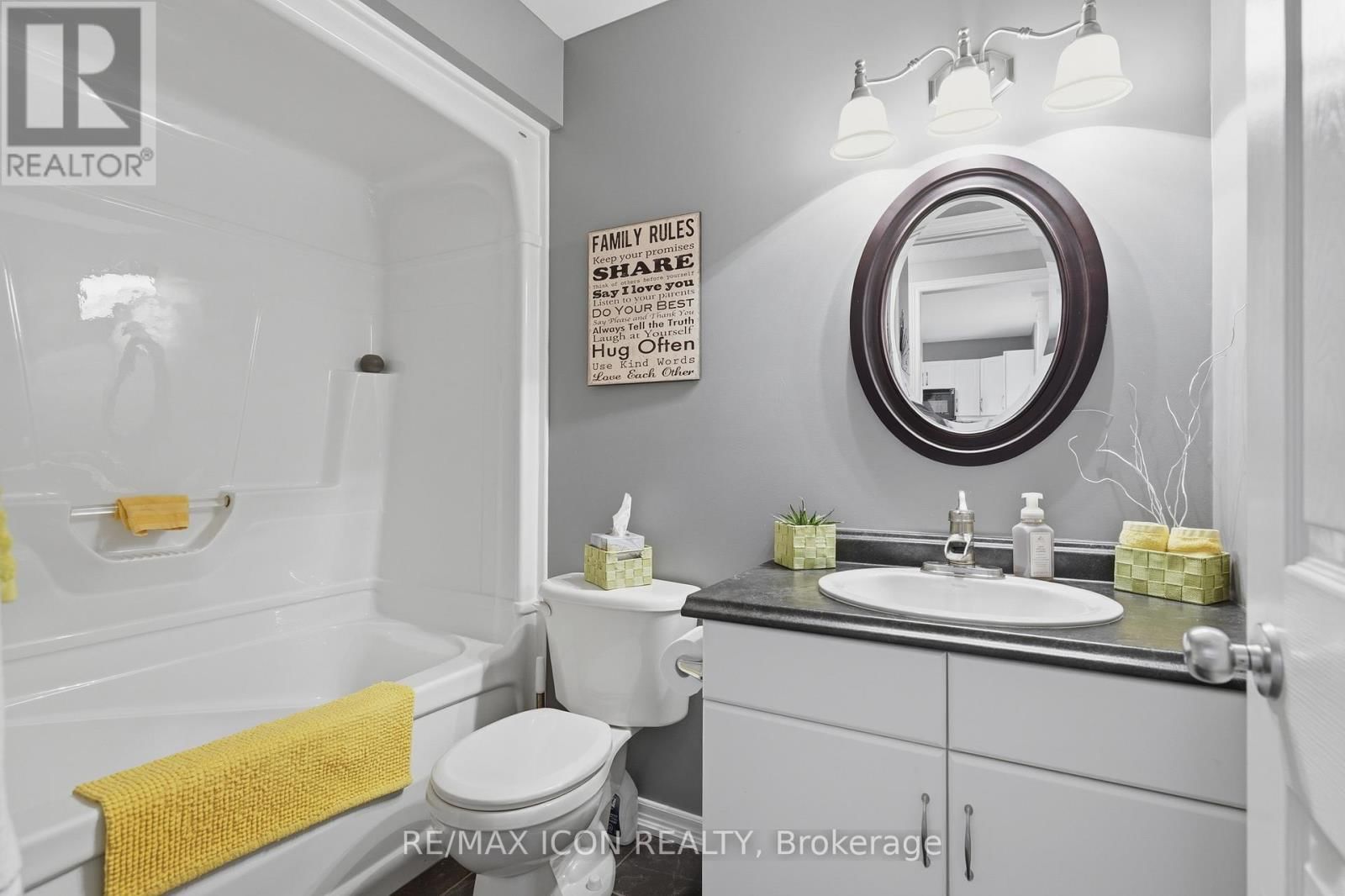 53 AUGUSTA CRESCENT Image 25