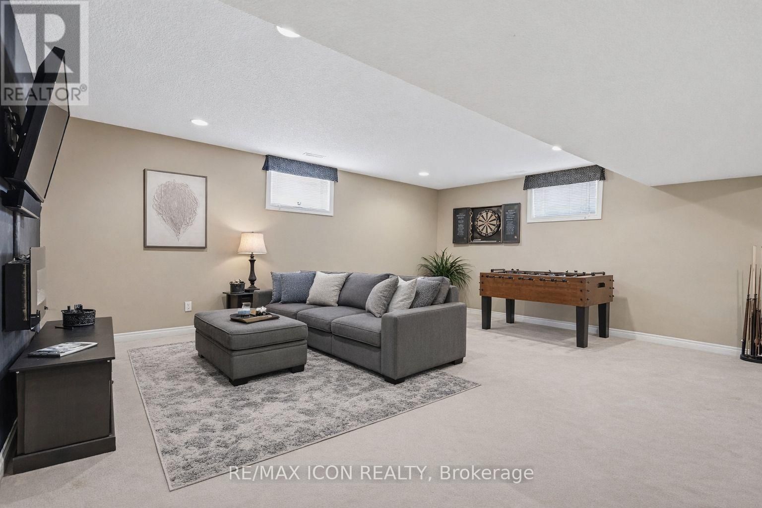 53 AUGUSTA CRESCENT Image 30