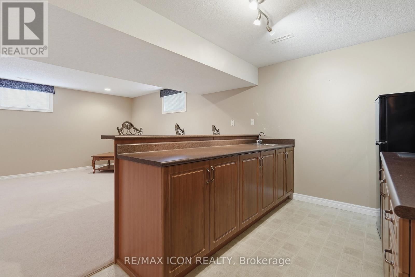 53 AUGUSTA CRESCENT Image 34