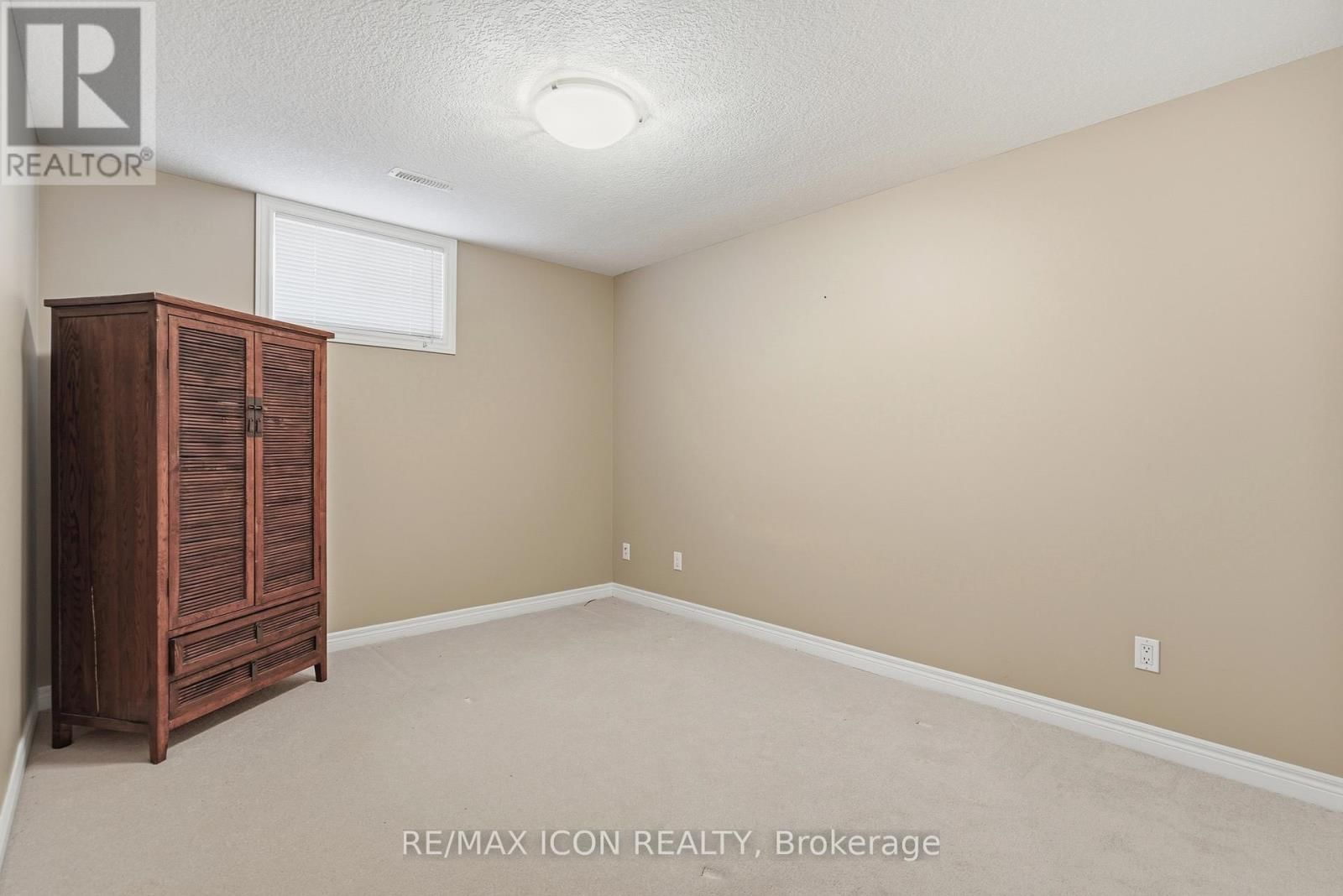 53 AUGUSTA CRESCENT Image 38