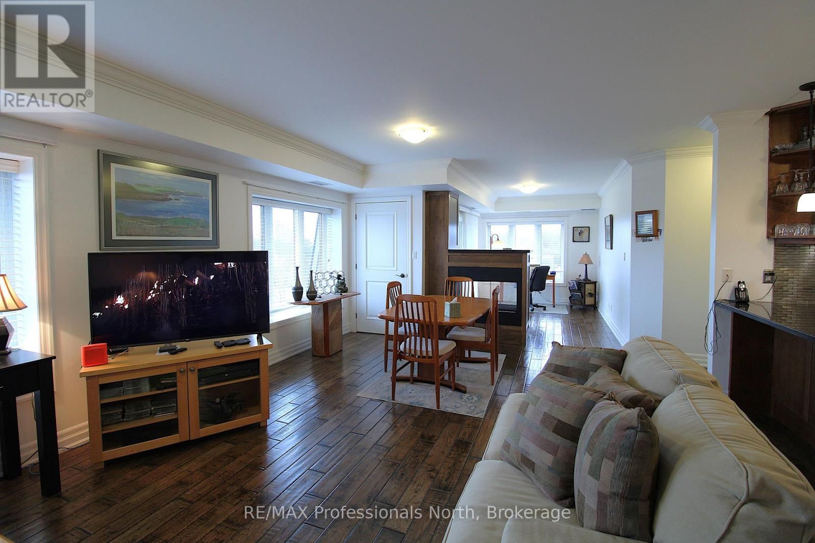 402 - 26 DAIRY LANE Image 10