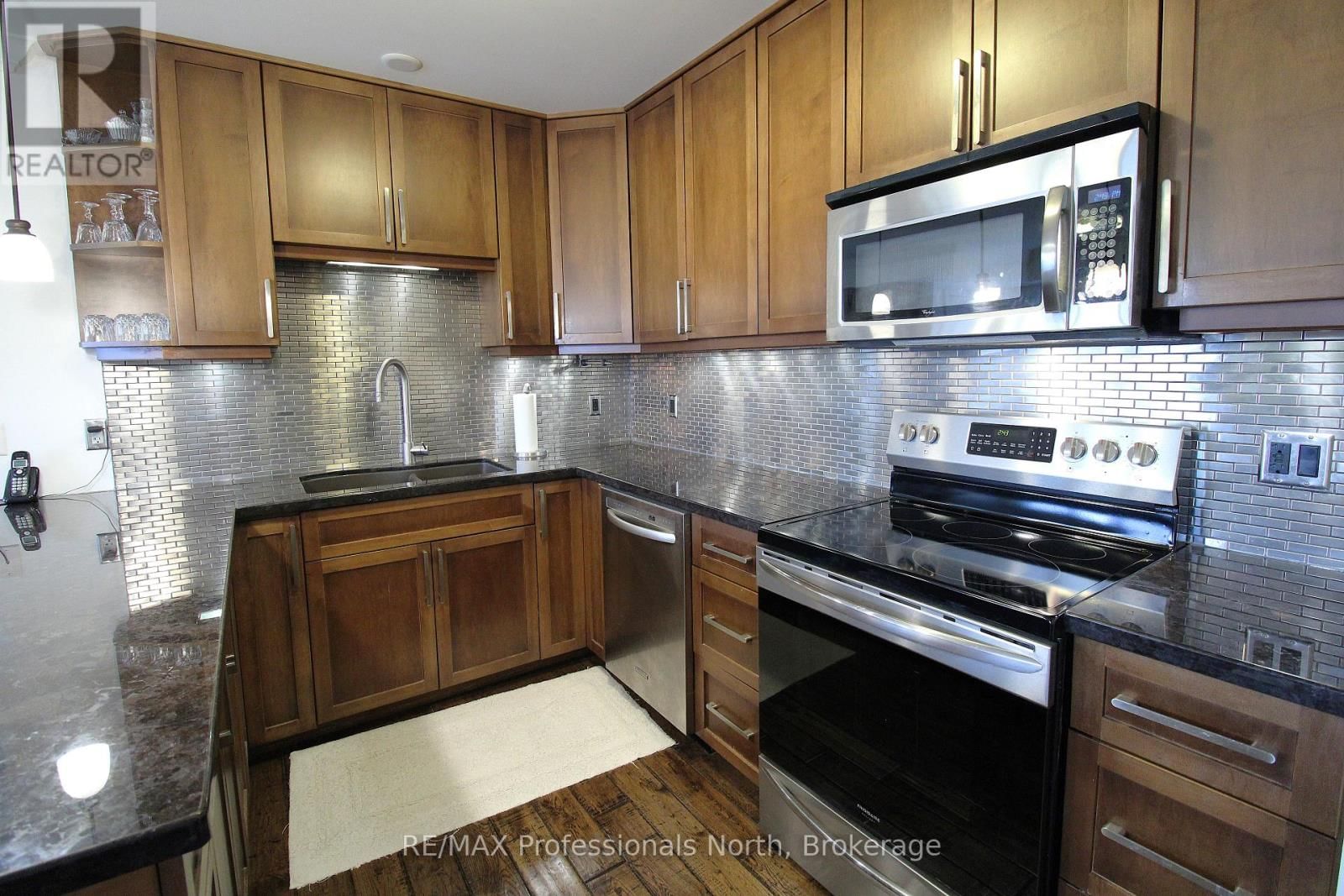 402 - 26 DAIRY LANE Image 11