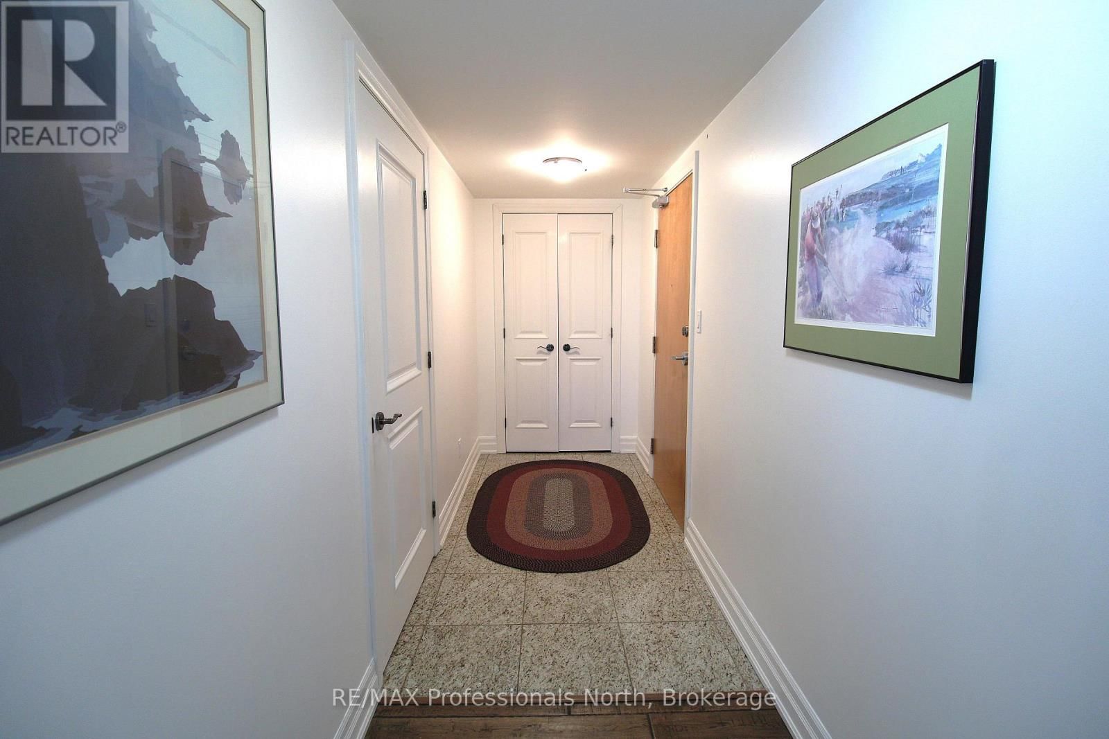 402 - 26 DAIRY LANE Image 4