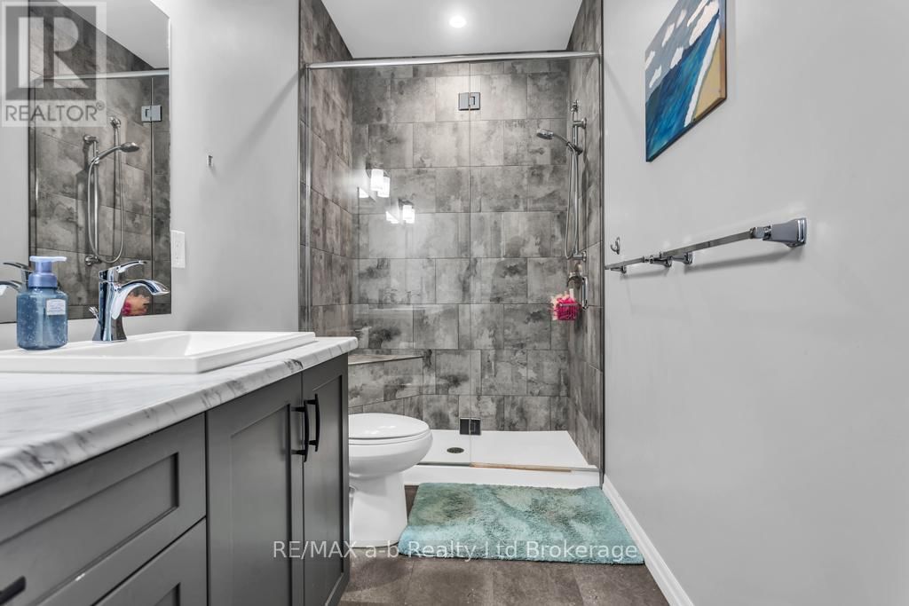 241 WILSON AVENUE Image 18