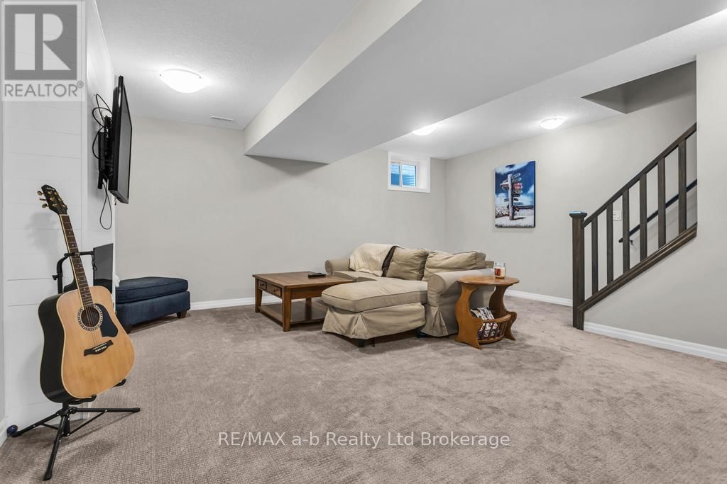 241 WILSON AVENUE Image 24