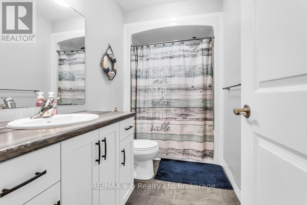 241 WILSON AVENUE Image 25