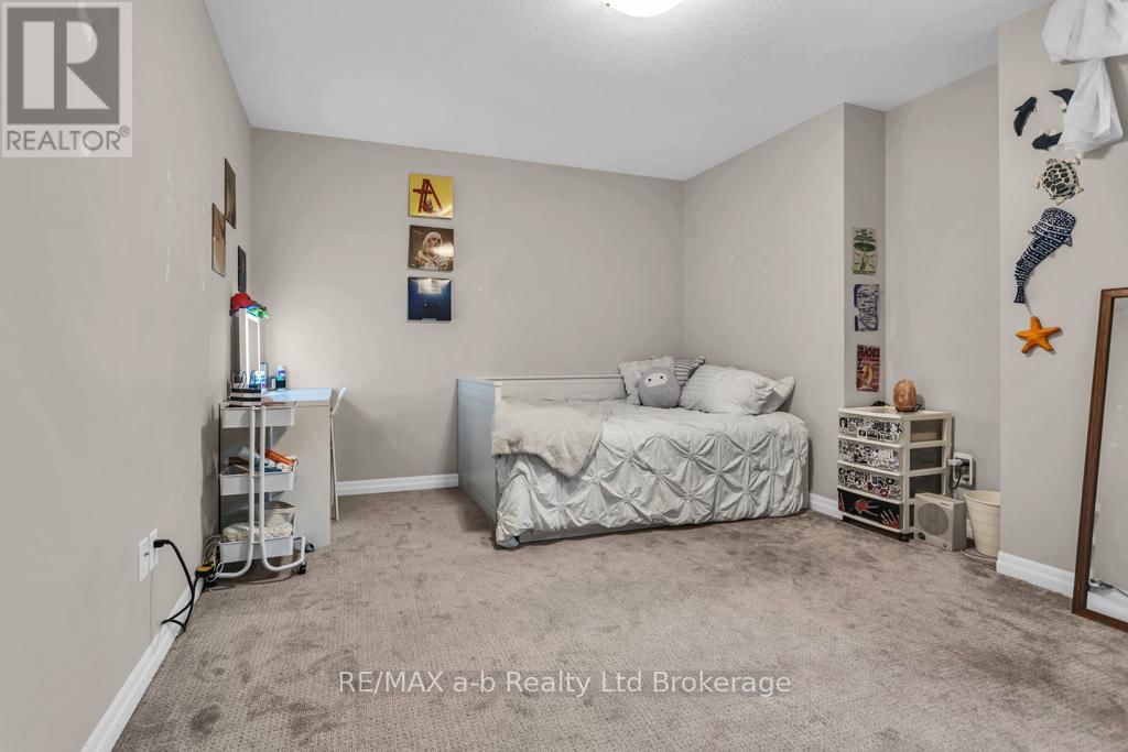 241 WILSON AVENUE Image 26