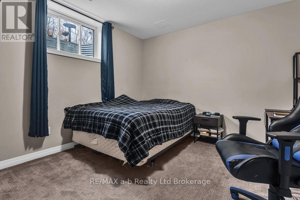 241 WILSON AVENUE Image 28