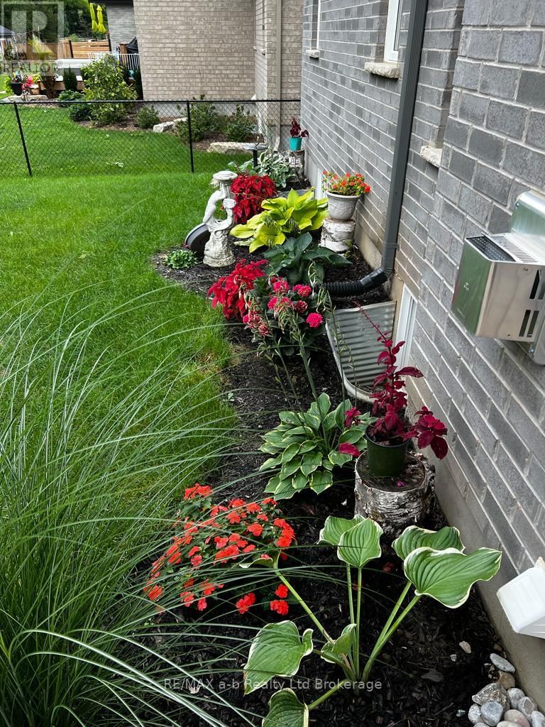 241 WILSON AVENUE Image 30