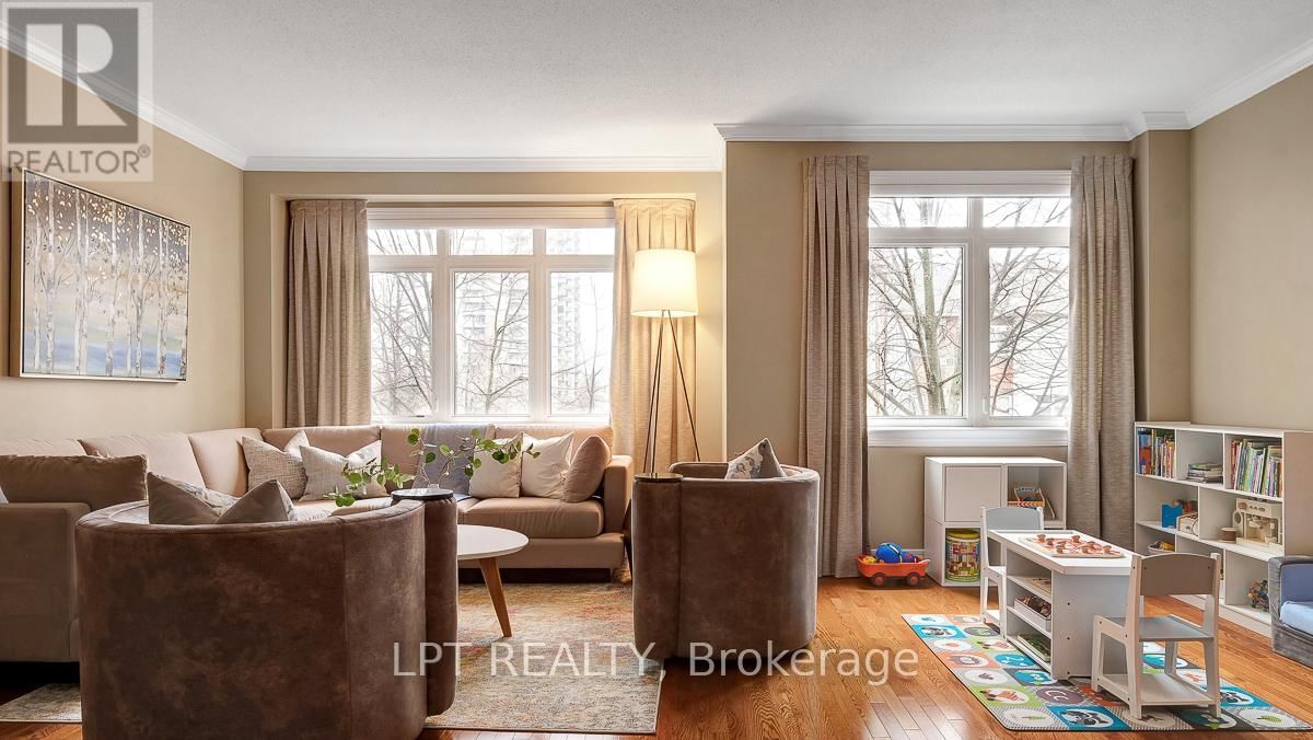 176 LANARK AVENUE Image 11