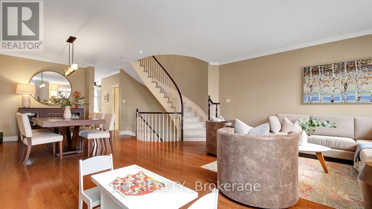 176 LANARK AVENUE Image 15