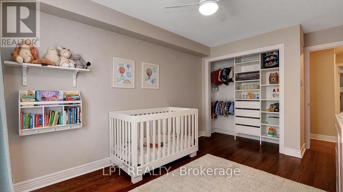 176 LANARK AVENUE Image 39