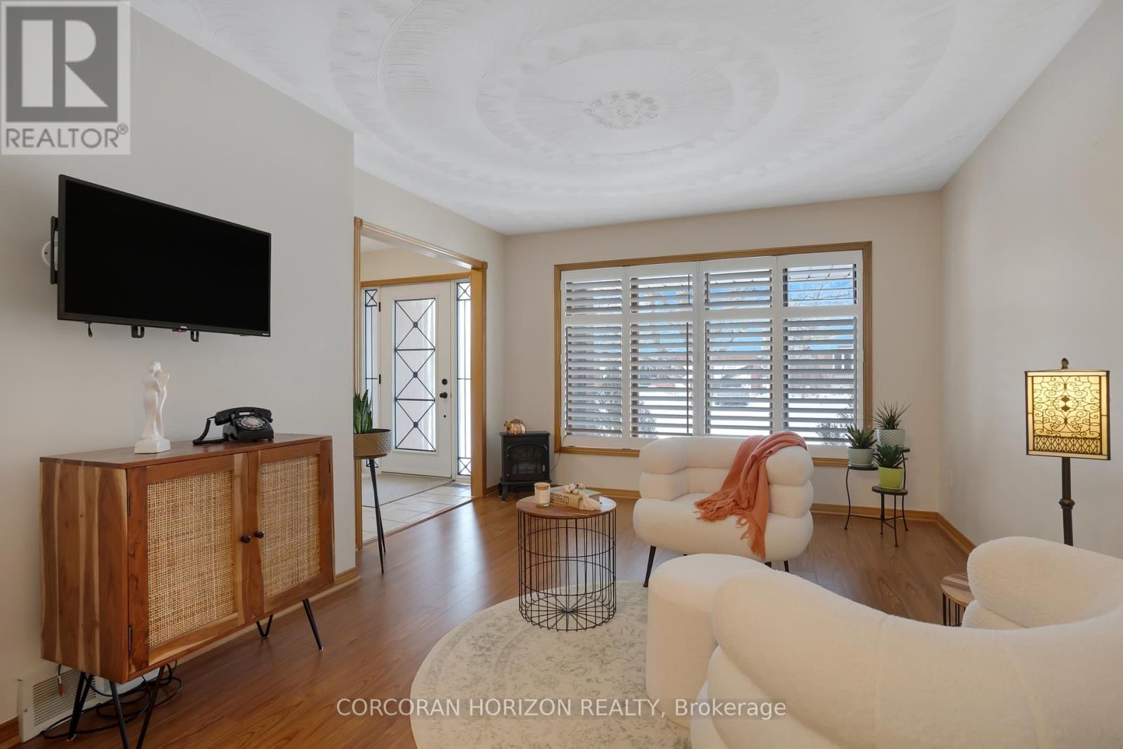 35 SOUTHVIEW CRESCENT Image 10