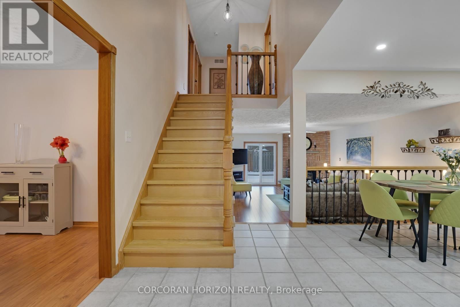 35 SOUTHVIEW CRESCENT Image 13