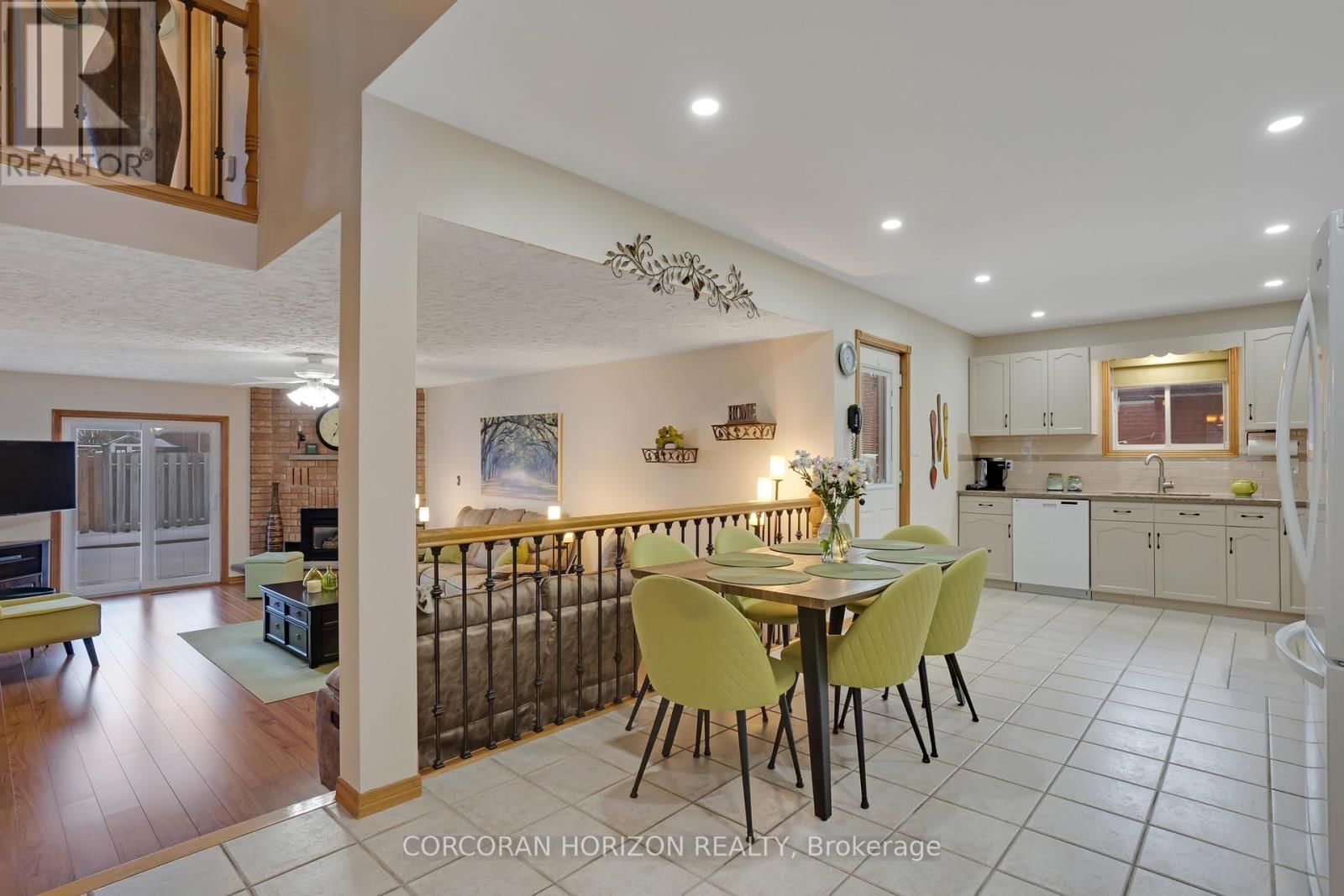 35 SOUTHVIEW CRESCENT Image 14