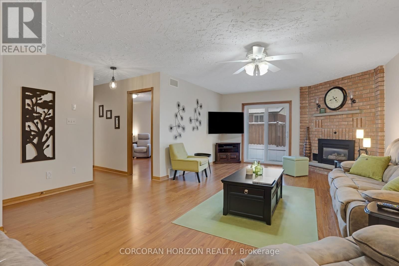 35 SOUTHVIEW CRESCENT Image 23