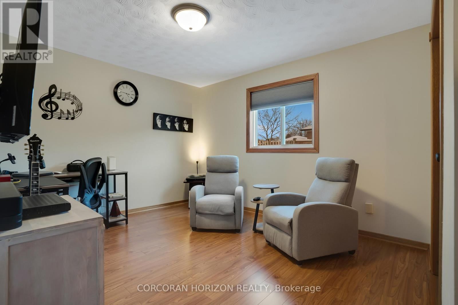 35 SOUTHVIEW CRESCENT Image 25