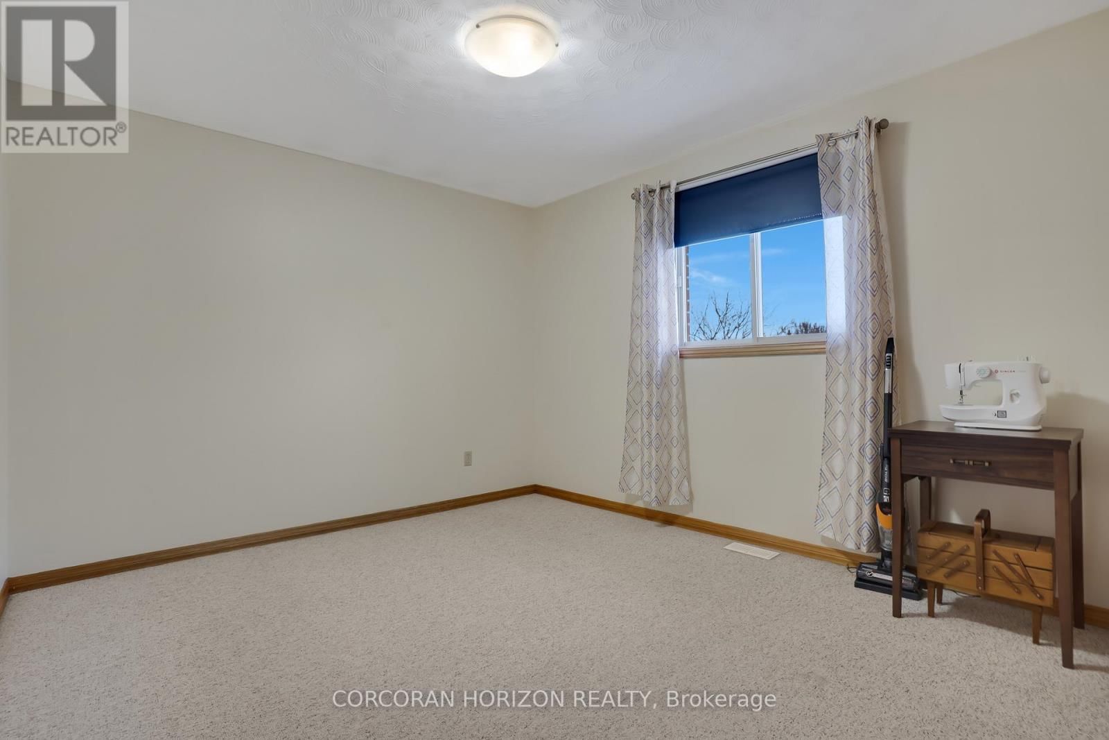 35 SOUTHVIEW CRESCENT Image 34