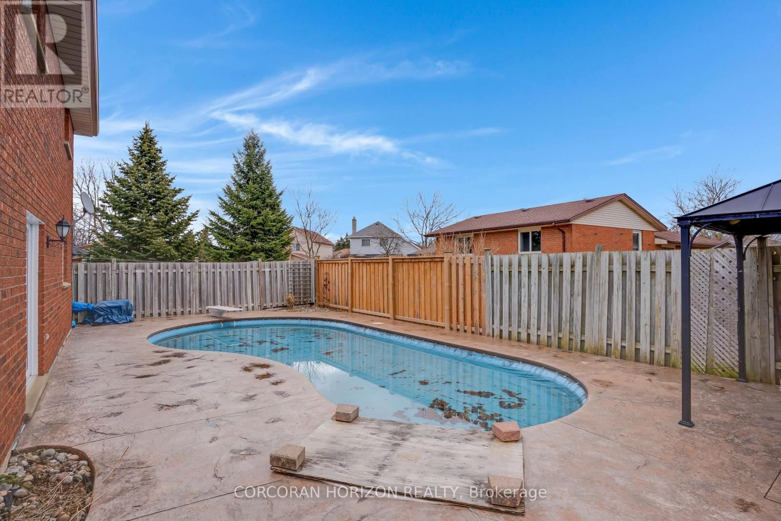 35 SOUTHVIEW CRESCENT Image 44