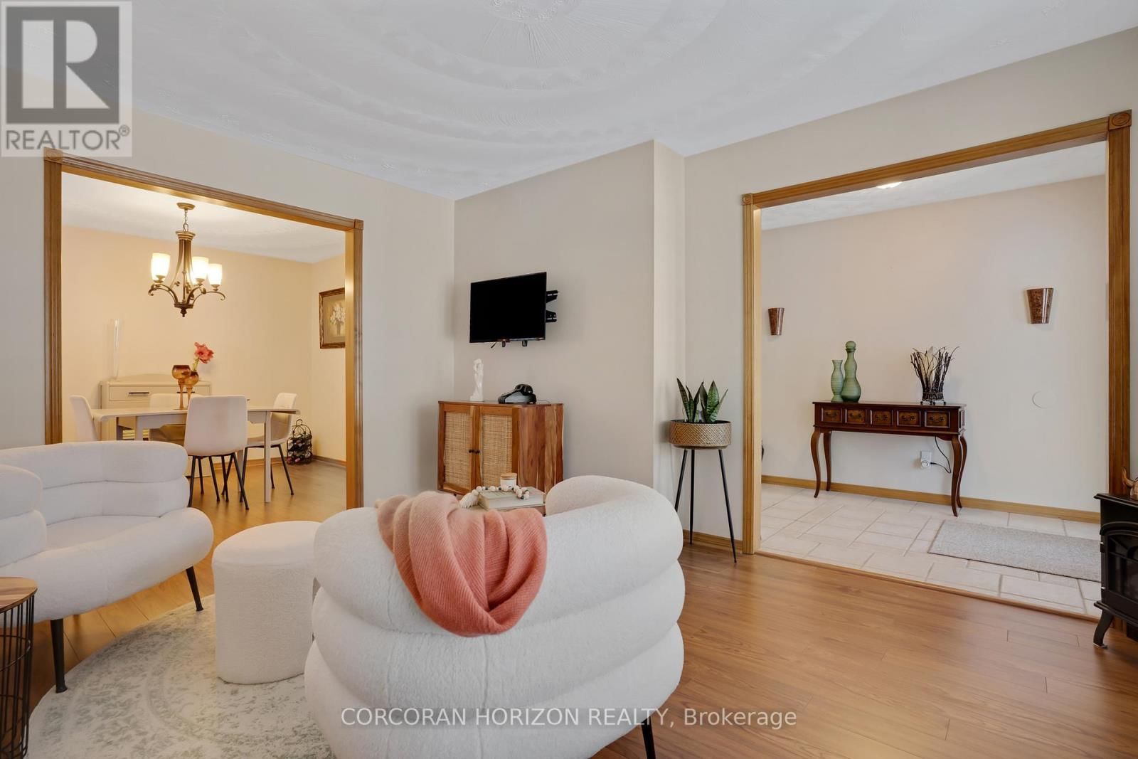 35 SOUTHVIEW CRESCENT Image 9