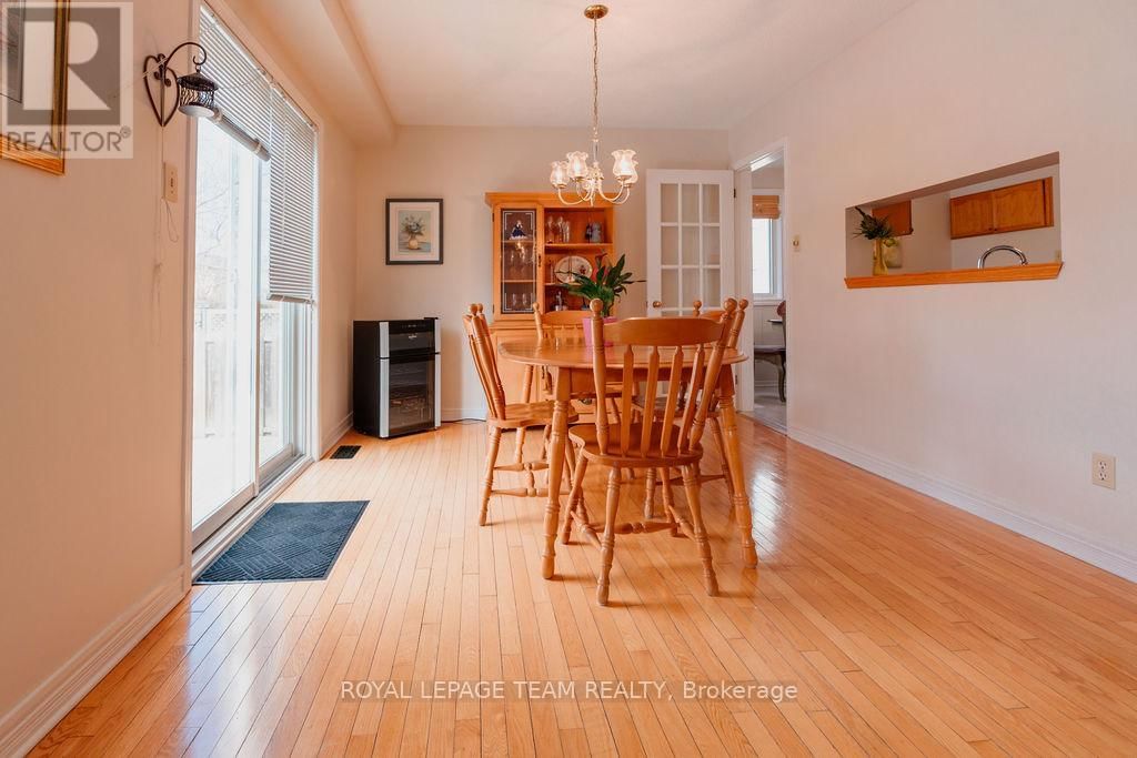 16 PICKWICK DRIVE Image 11