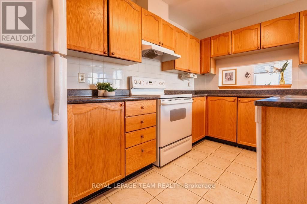 16 PICKWICK DRIVE Image 16