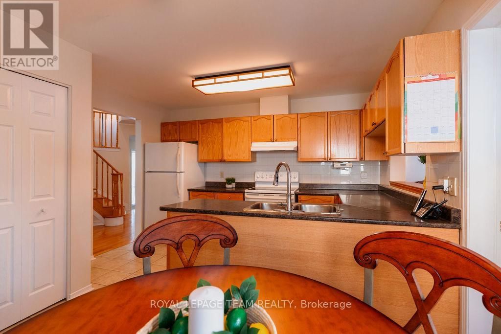 16 PICKWICK DRIVE Image 17