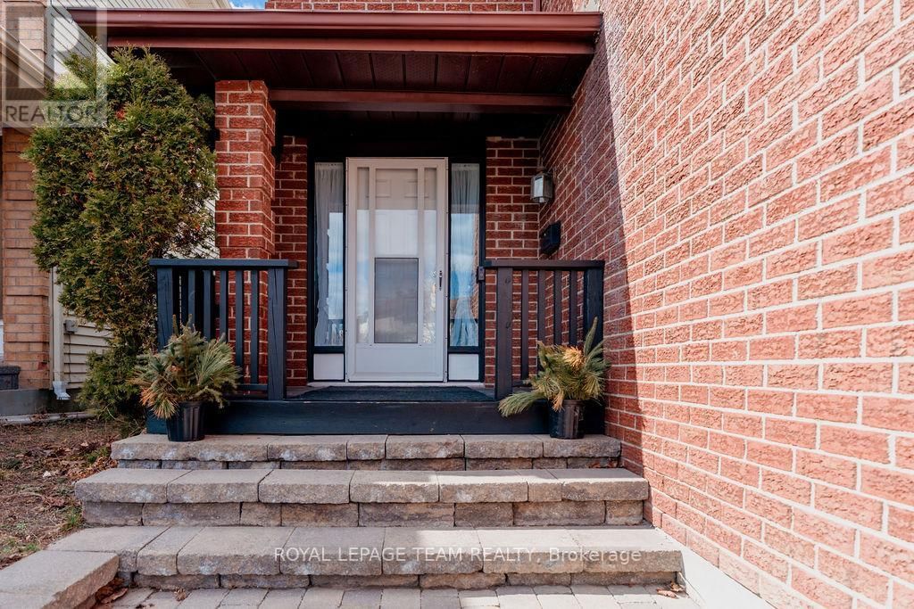 16 PICKWICK DRIVE Image 3