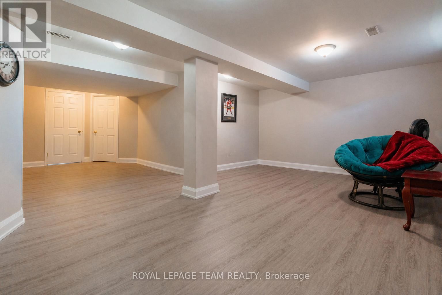 16 PICKWICK DRIVE Image 34